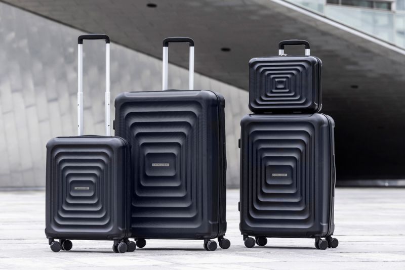 Eksklusivt kuffertsæt fra Cavalluzzi – 4 dele 